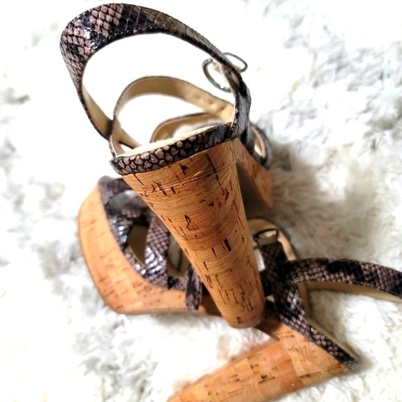 Marc Fisher Faux Snake Skin Cork Heels Size 6M - Picture 4 of 9